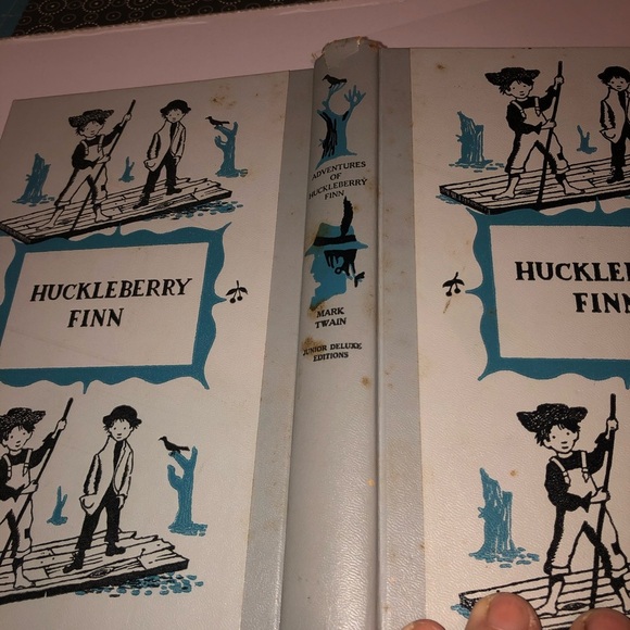 Adventures of Huckleberry Finn by Mark Twain- junior deluxe edition-used - Picture 2 of 10